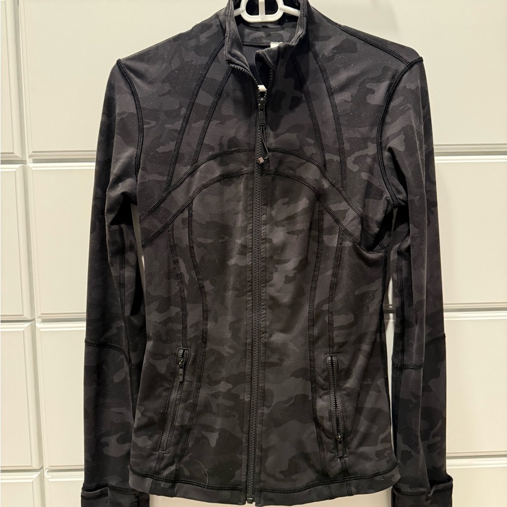 Lululemon Black Define Jacket
Nulu